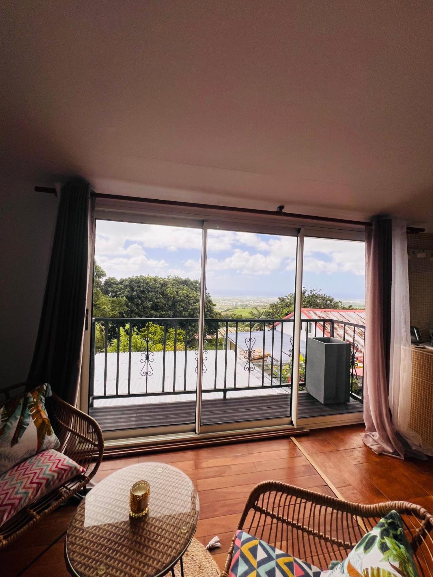 Appartement Chez Madame Fabienne à Sainte-Suzanne Extérieur photo