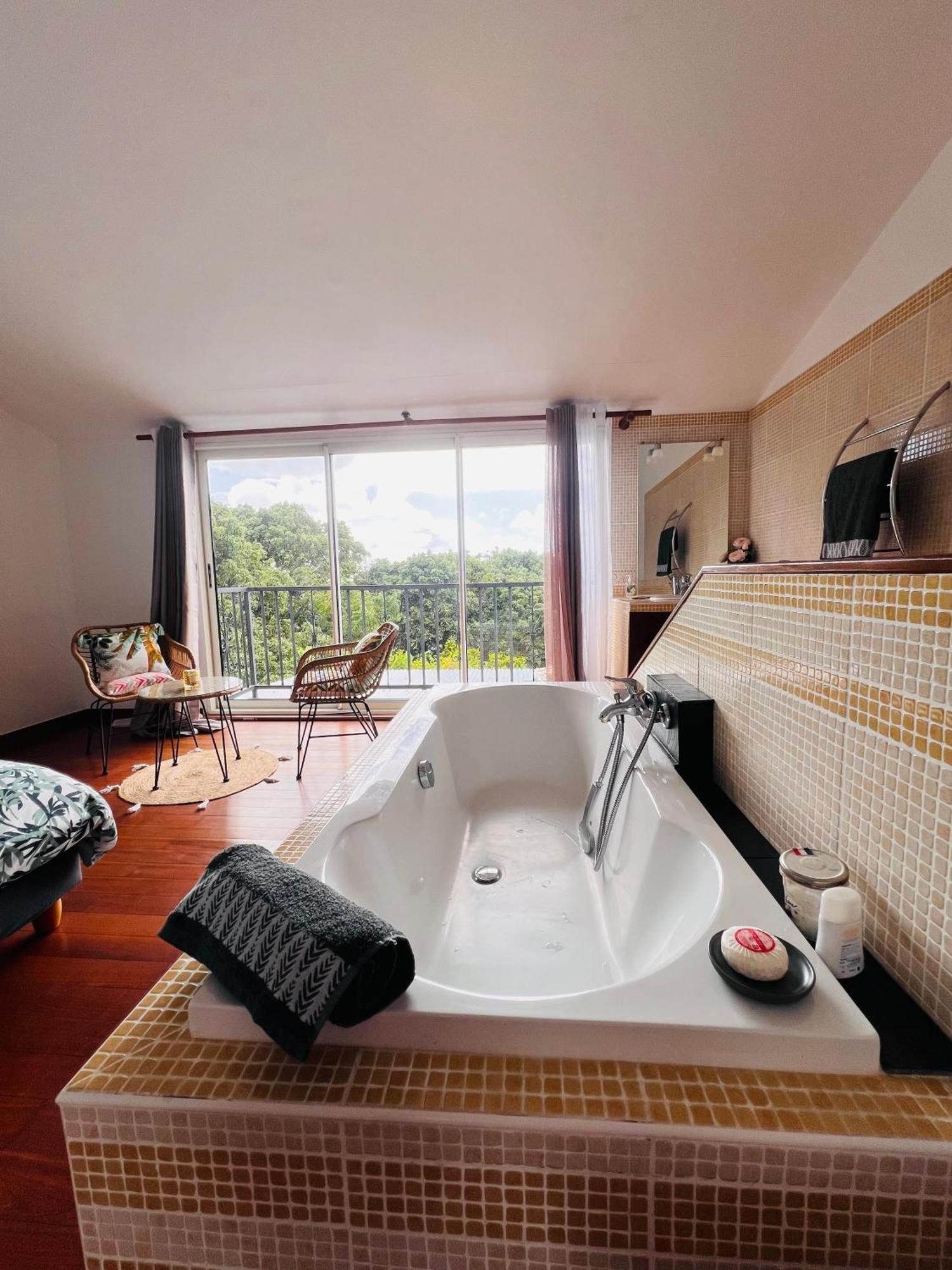 Appartement Chez Madame Fabienne à Sainte-Suzanne Extérieur photo